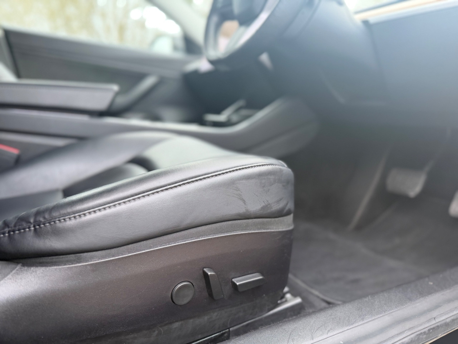 2019 Tesla Model 3 - image 13