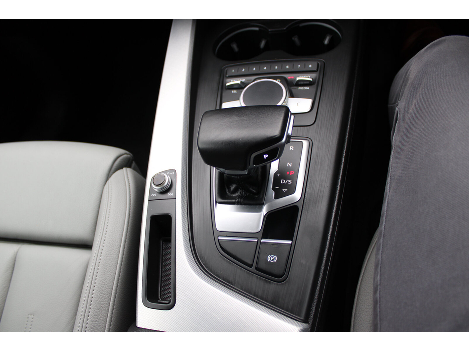 2017 Audi A4 - image 21