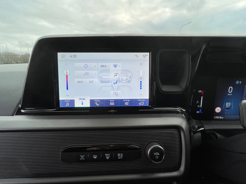 2025 Ford Courier - image 11