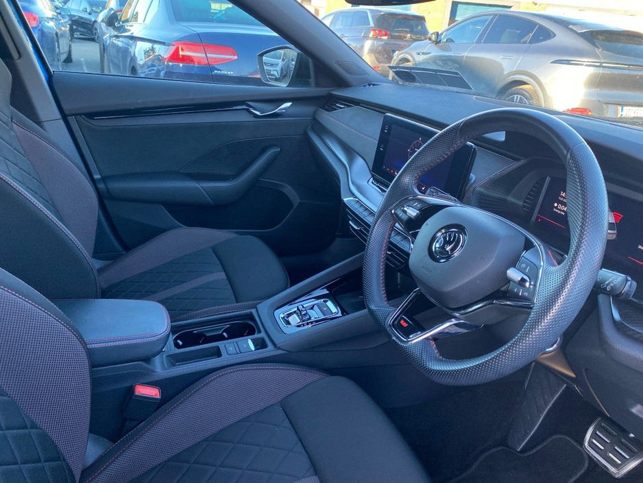 2023 Skoda Octavia - image 9