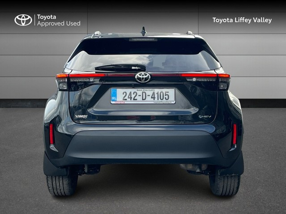 2024 Toyota Yaris Cross - image 4