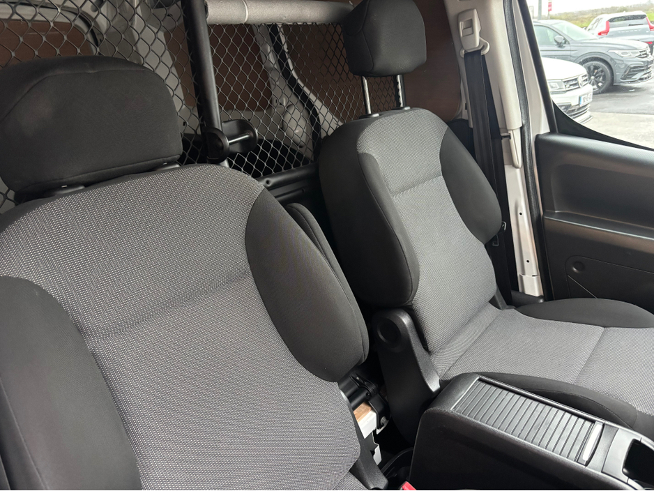 2016 Peugeot Partner - image 14