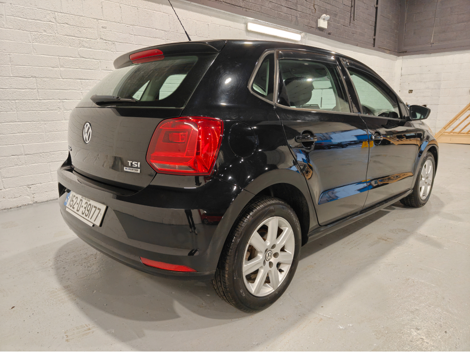 2015 Volkswagen Polo - image 3