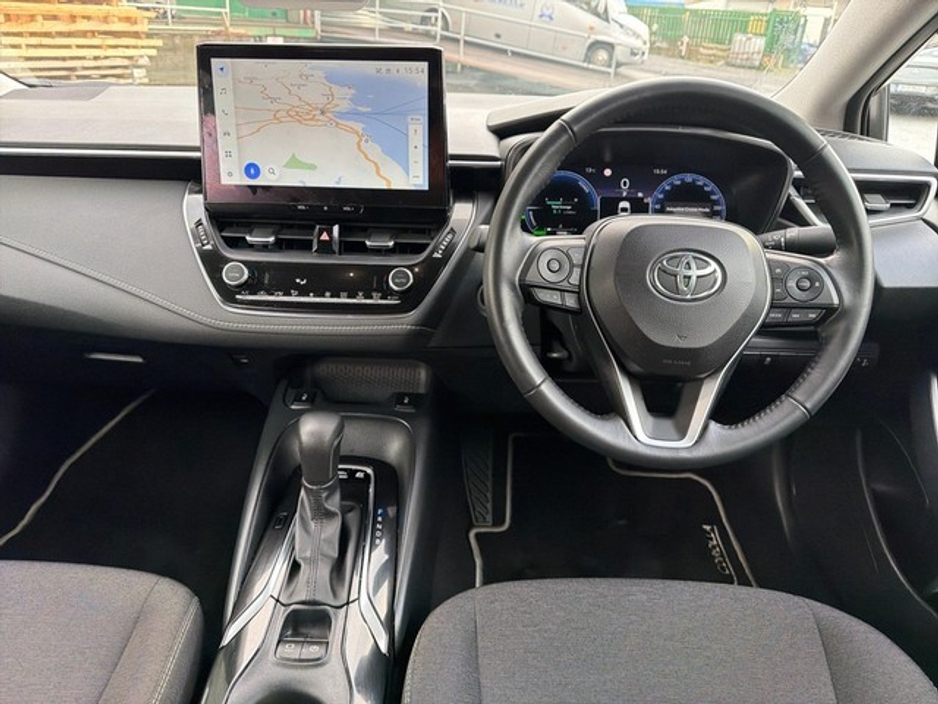 2025 Toyota Corolla COROLLA LUNA SPORT SALOON €34,945