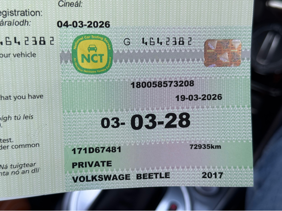 2017 Volkswagen Beetle - image 9