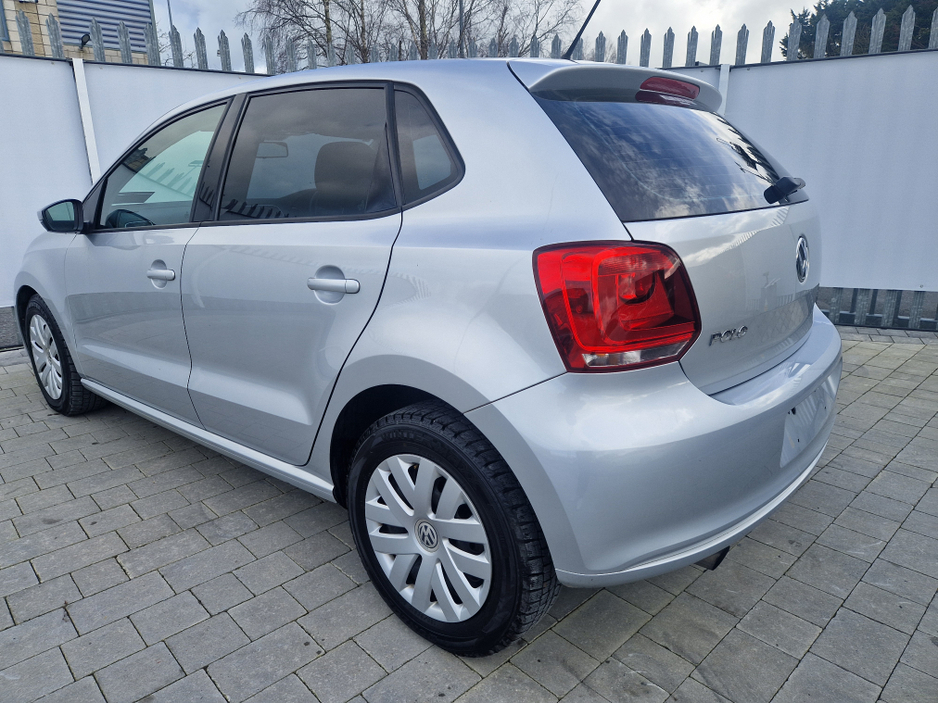 2013 Volkswagen Polo - image 7