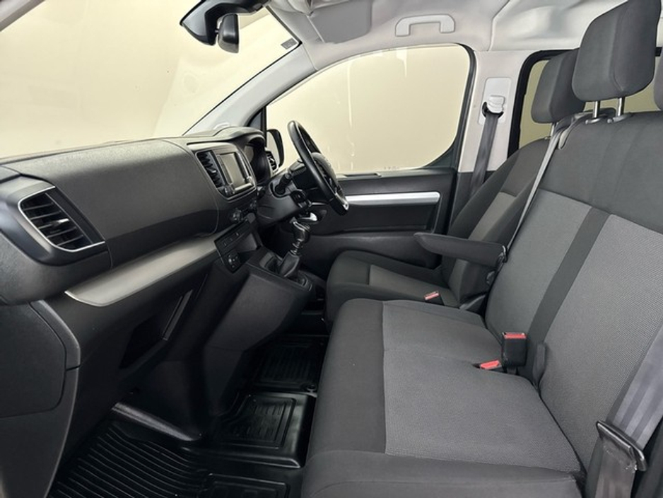 2024 Toyota Proace Verso - image 6