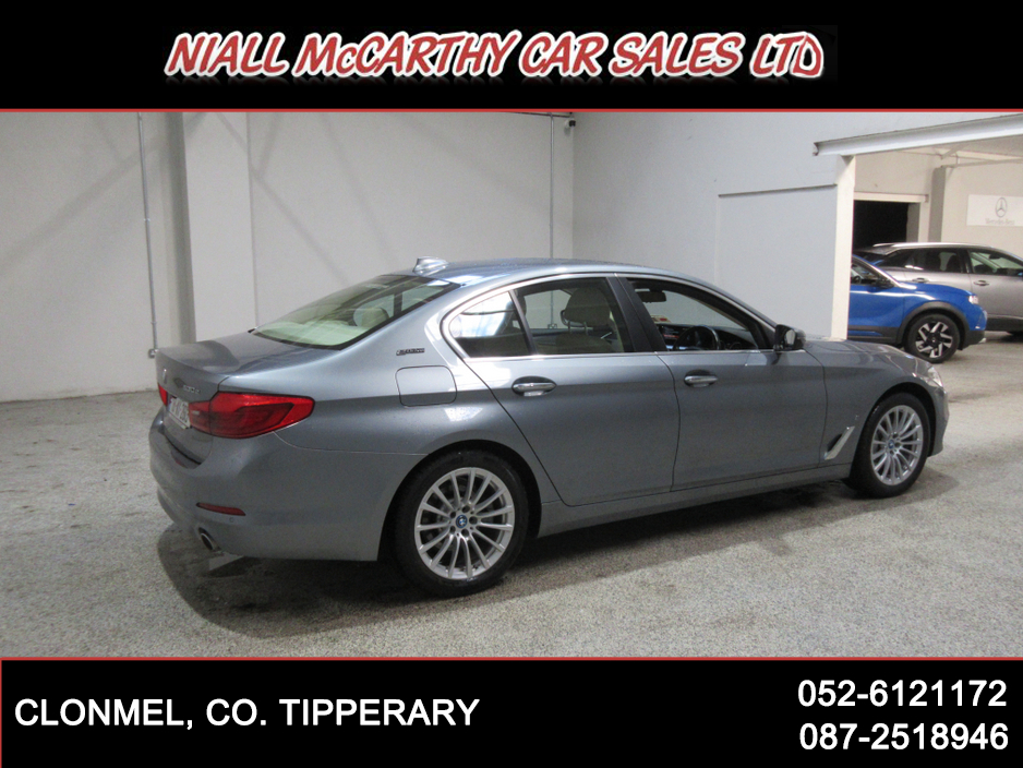 2018 BMW 5 Series - image 6