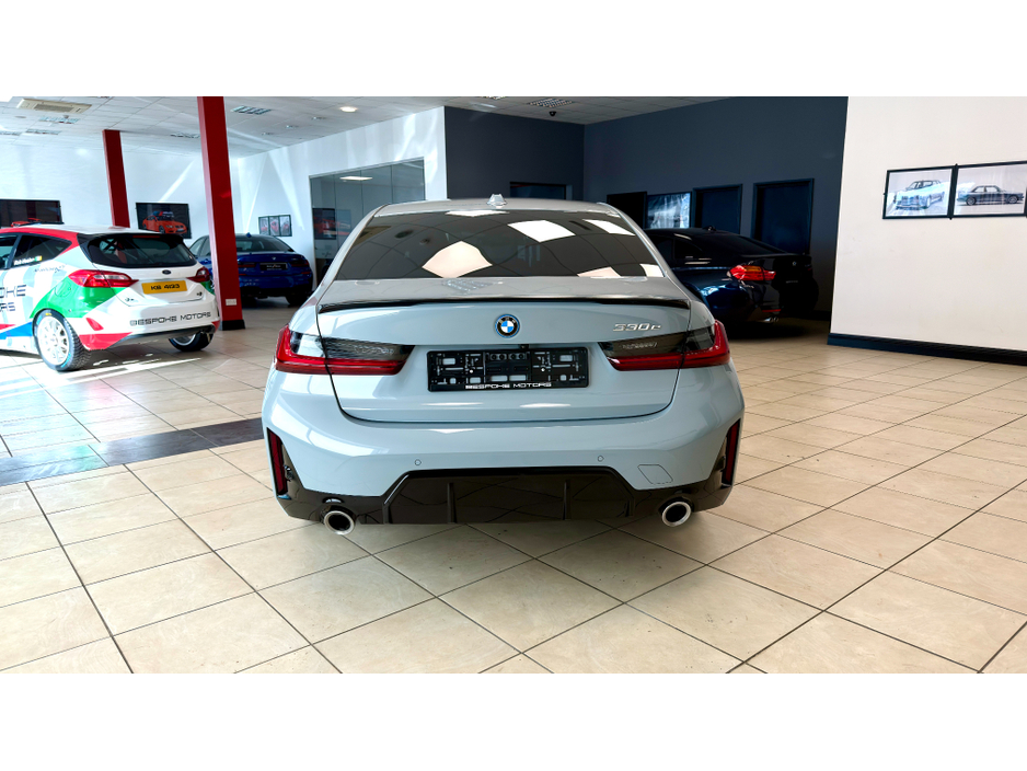 2025 BMW 3 Series - image 23