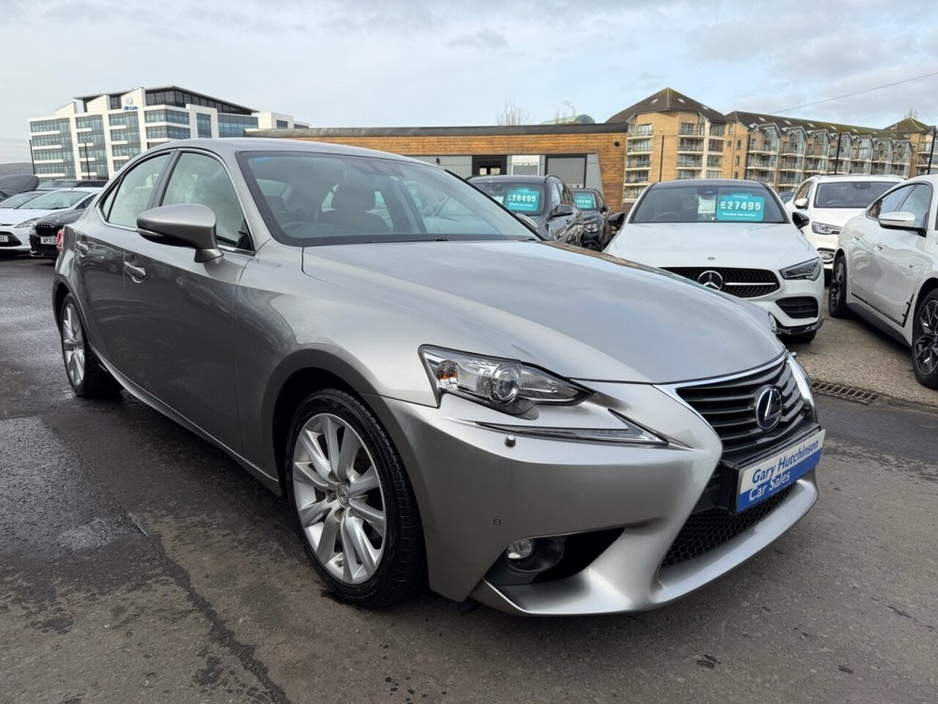 2016 Lexus IS 300 h - image 15