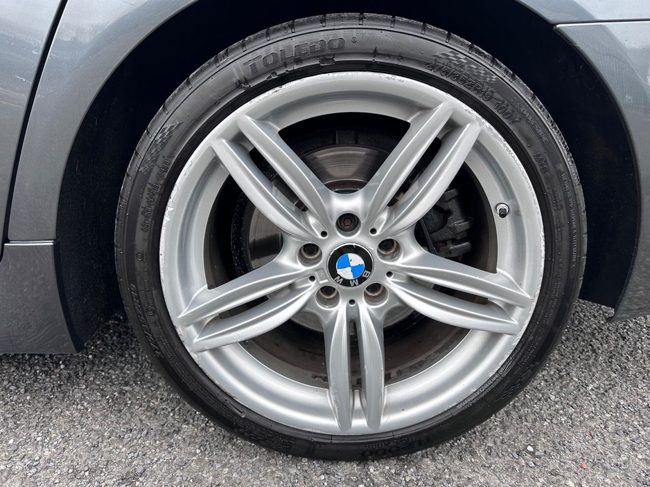 2015 BMW 5 Series - image 37