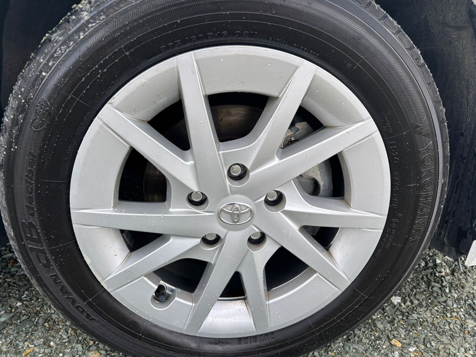 2020 Toyota Prius - image 7