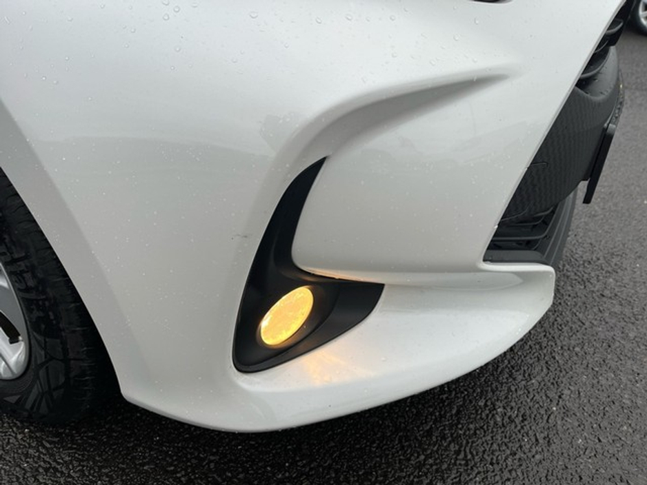 2025 Toyota Yaris - image 16