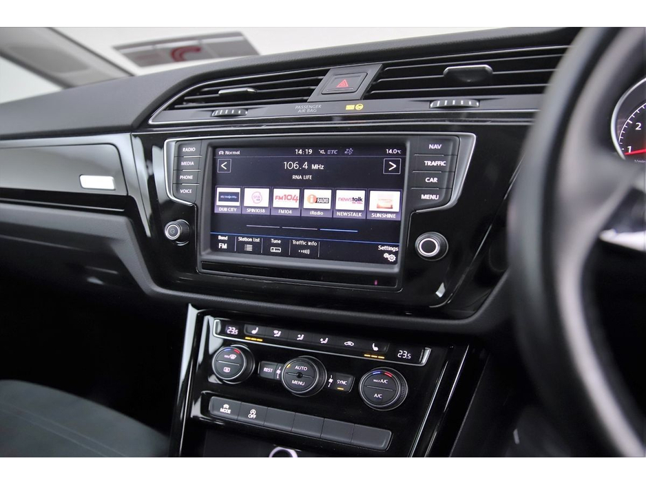 2016 Volkswagen Touran - image 22