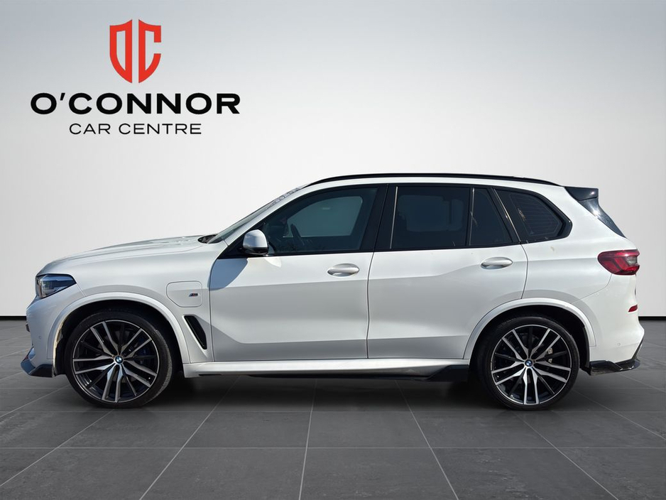 2021 BMW X5 - image 2