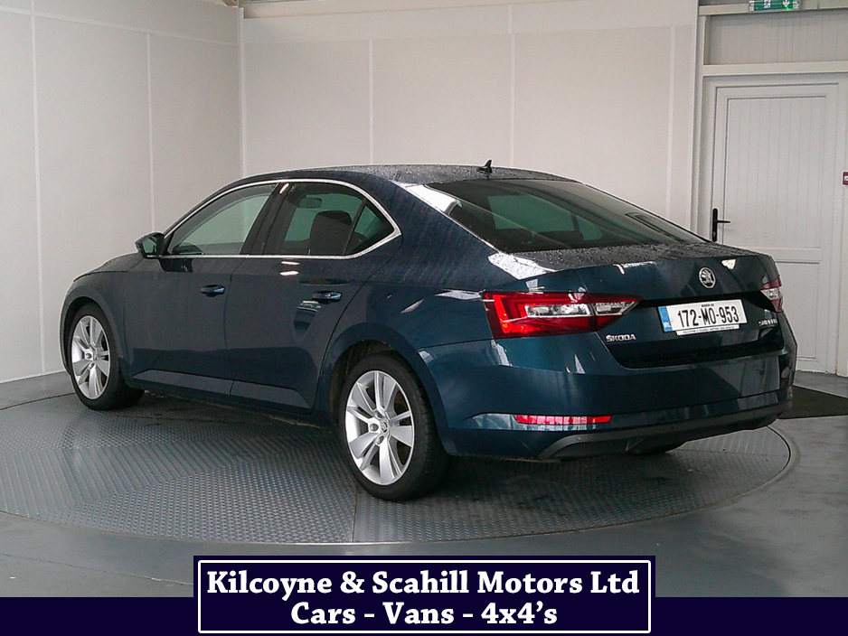 2017 Skoda Superb - image 5