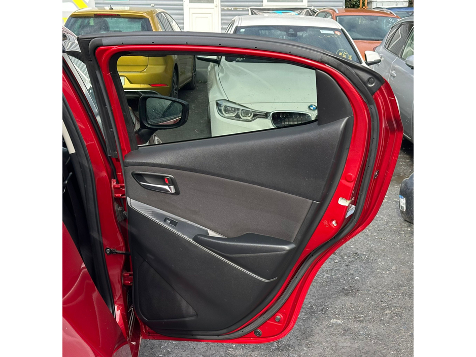 2015 Mazda Demio - image 11