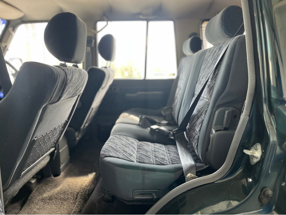 1995 Toyota Landcruiser - image 16