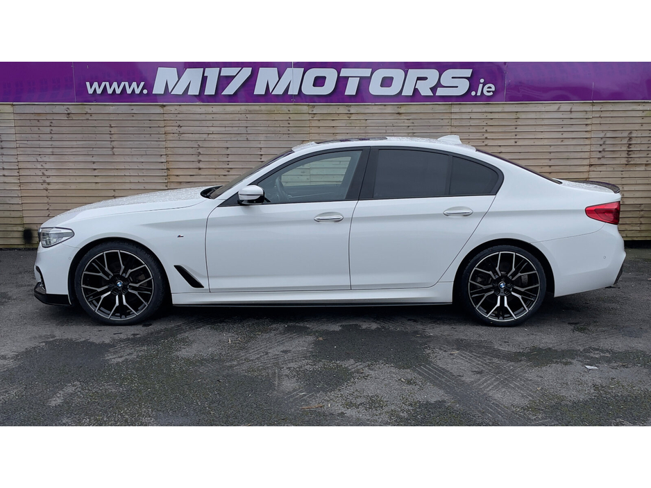 2017 BMW 5 Series - image 5