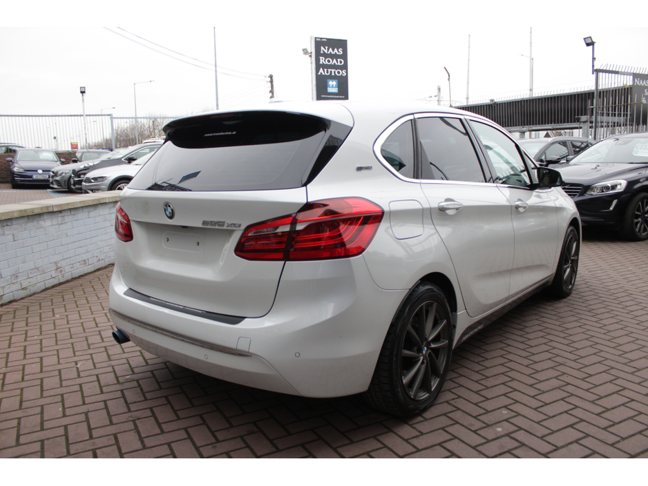 2016 BMW 2 Series Active Tourer - image 4