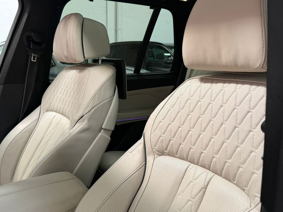 2022 BMW X5 - image 32