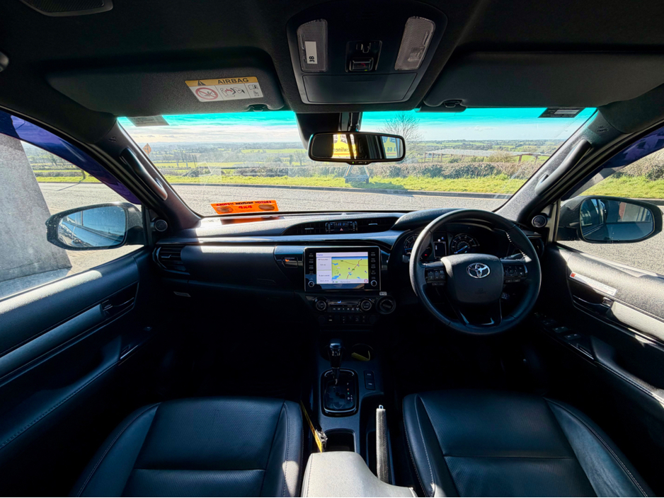 2024 Toyota Hilux - image 11