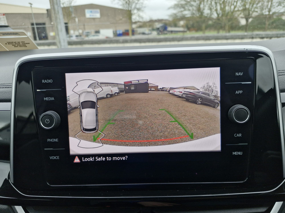 2022 Volkswagen T-Roc - image 15