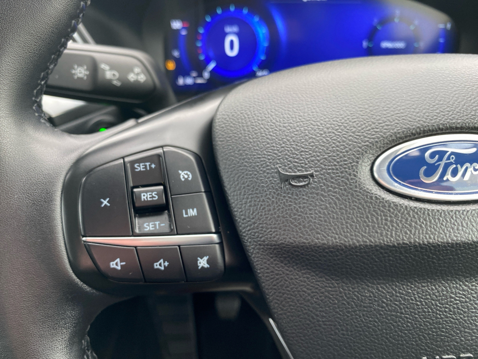 2023 Ford Kuga - image 16