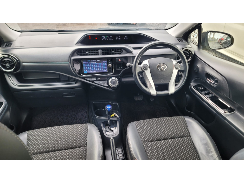 2016 Toyota Aqua - image 16