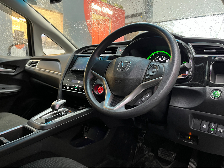 2022 Honda Shuttle €17950 2022 HONDA SHUTTLE HYBRID SENSING 2.0 AUTOMATIC / CRUISE CONTROL / REVERSE CAMERA / ELECTRIC SEATS / AUTOMATIC DOORS €17,950