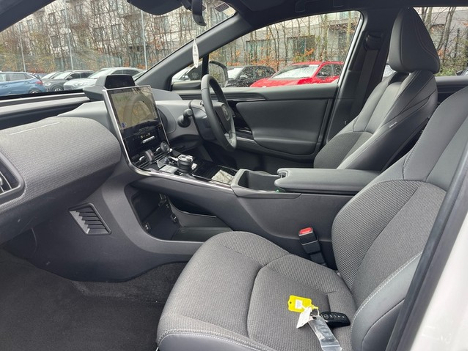 2023 Toyota bZ4X - image 7