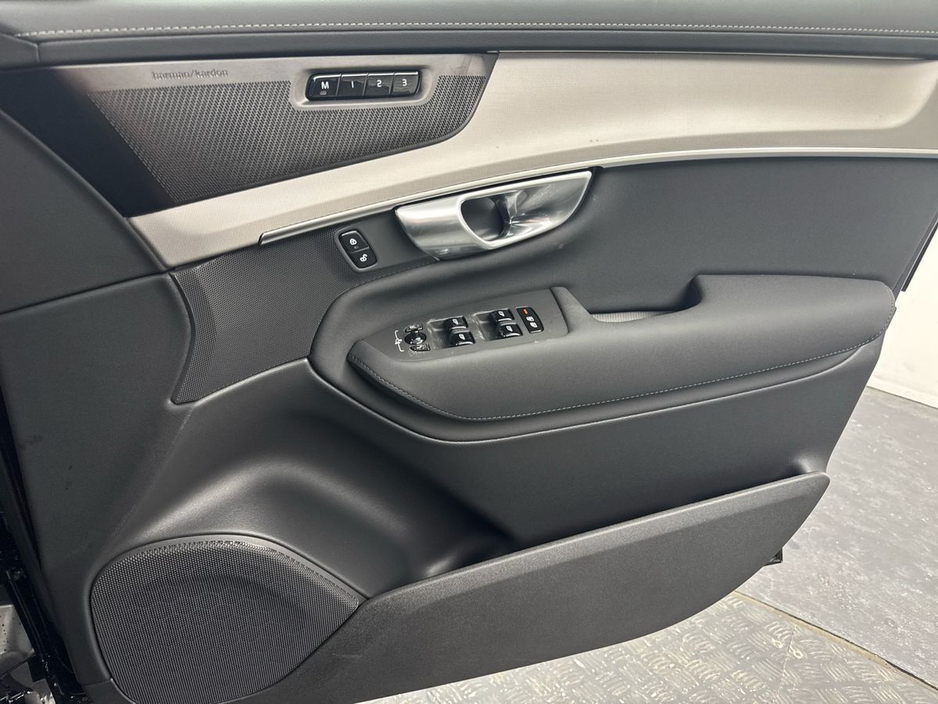 2026 Volvo XC90 - image 11