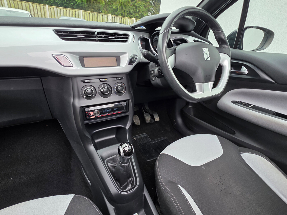 2014 Citroen DS3 - image 14