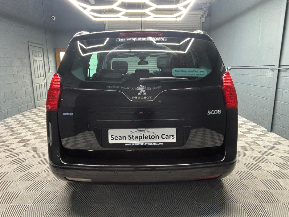 2016 Peugeot 5008 - image 4