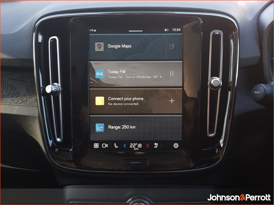 2022 Volvo C40 - image 10