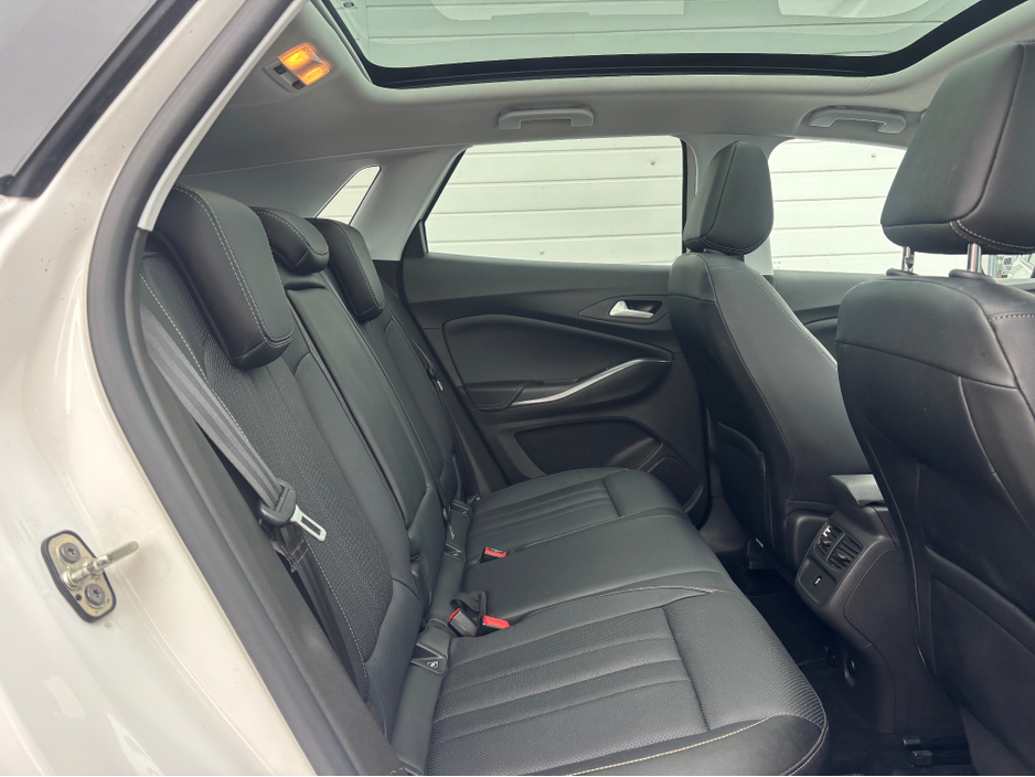 2021 Opel Grandland X - image 8