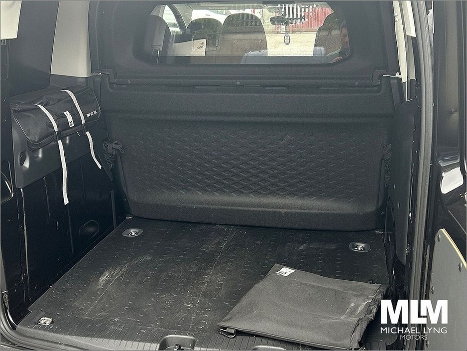 2025 Ford Transit Connect Trend Flexicab 5 seater 1.5 PHEV 150ps 6 speed Auto (V) Price Ex VAT *Trend heated seat pack, Fixed 2nd row window * €30,077