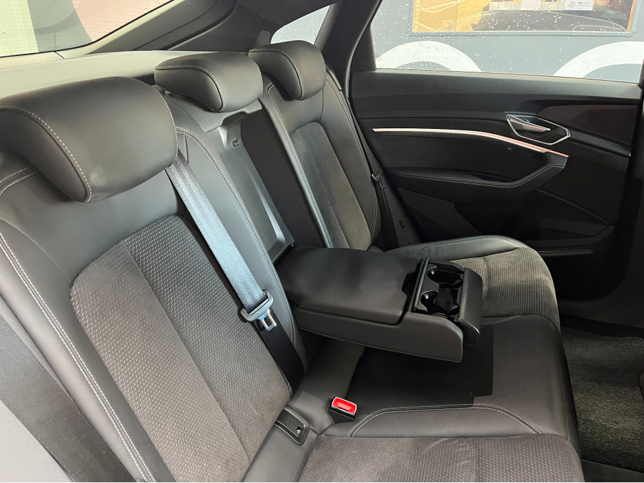 2021 Audi e-tron - image 17