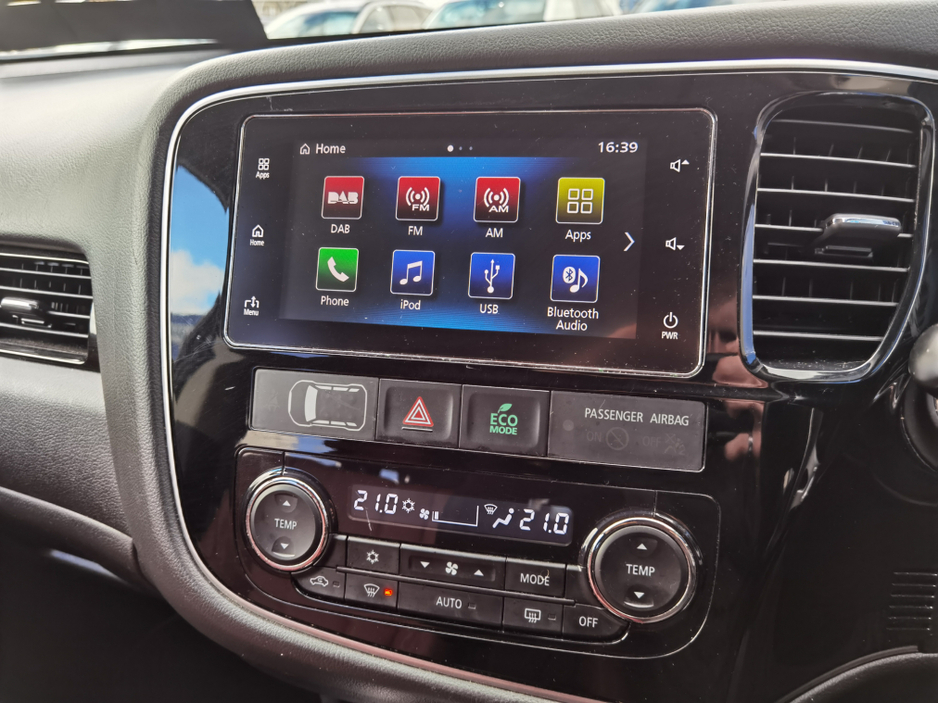 2018 Mitsubishi Outlander - image 15