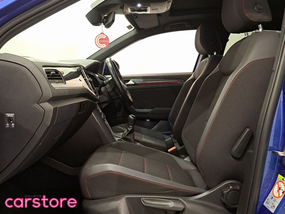 2021 Volkswagen T-Roc - image 9