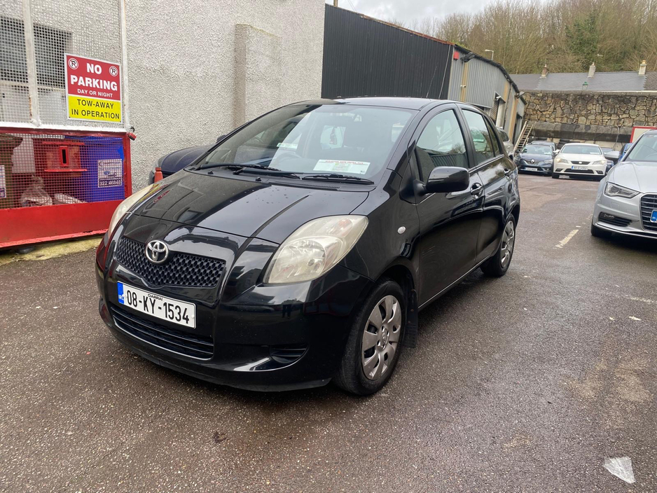 2008 Toyota Yaris - image 5