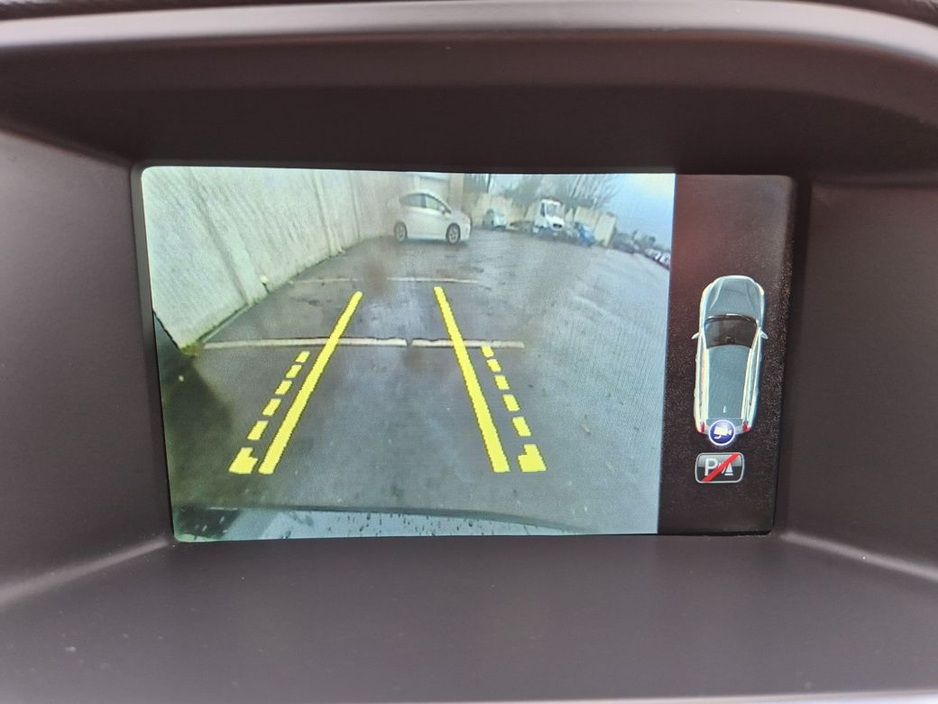 2015 Volvo V60 1.6 PETROL AUTO / LUX SPEC / LOW MILEAGE / TAX €400 (152 REG ) €12,950