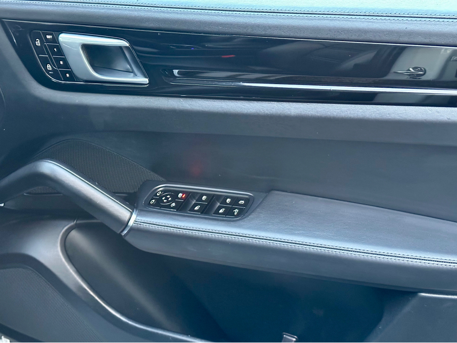 2021 Porsche Cayenne *N1 5 SEAT BUSINESS EDITION* V6 HYBRID 5DR AUTO