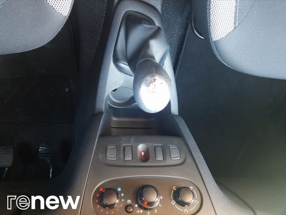 2021 Dacia Sandero Stepway - image 14