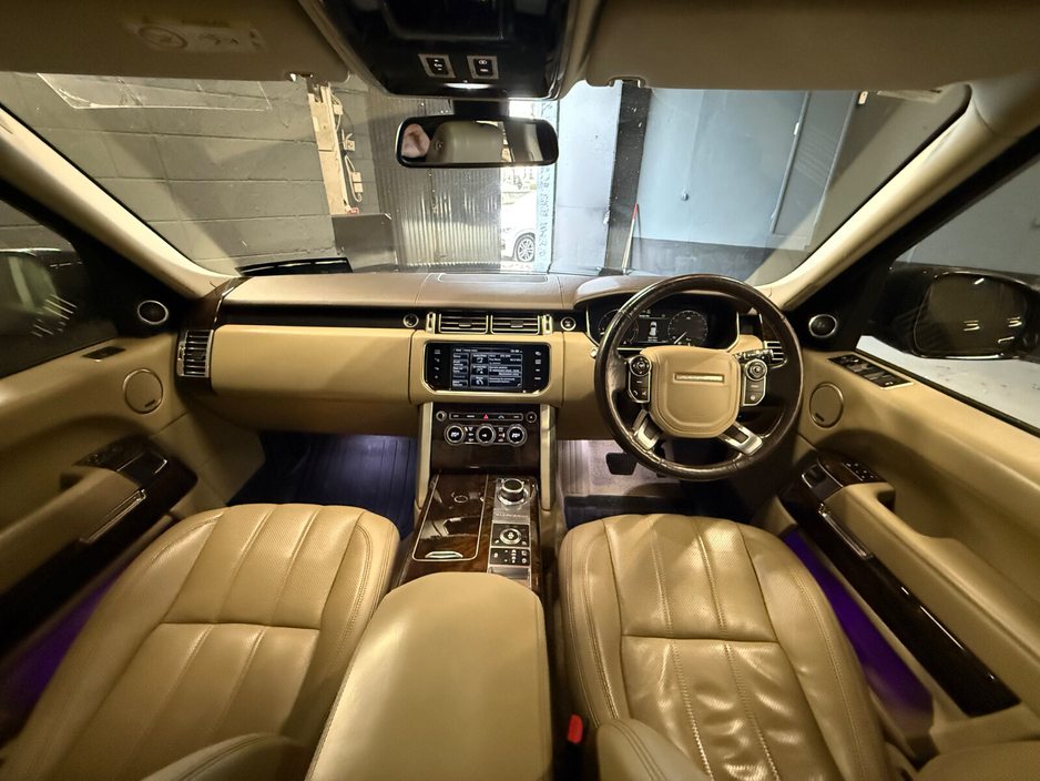 2015 Land Rover Range Rover - image 9