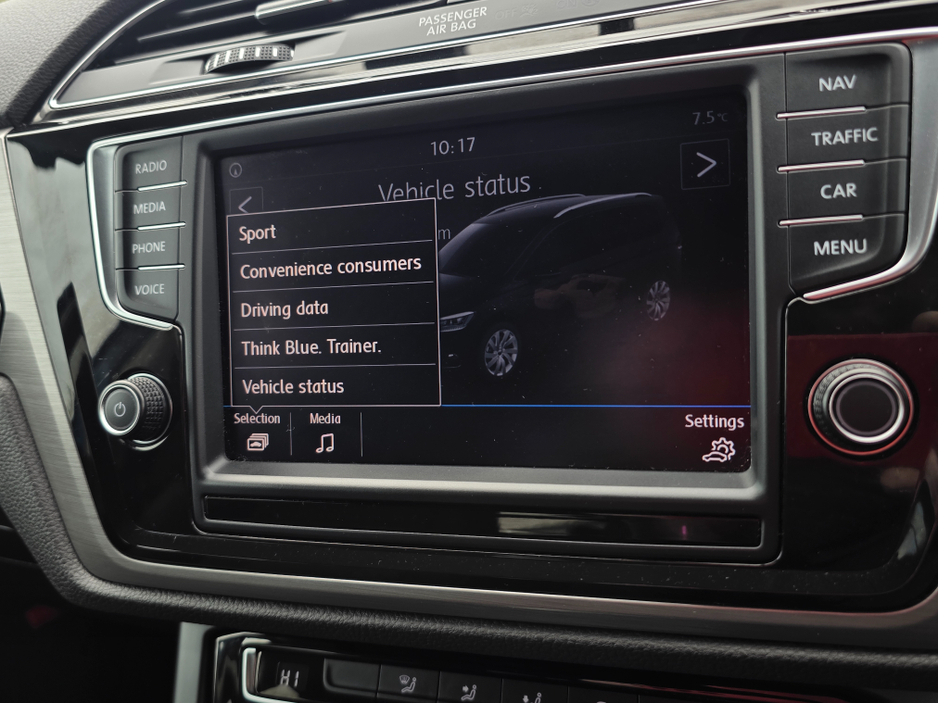 2016 Volkswagen Touran - image 25