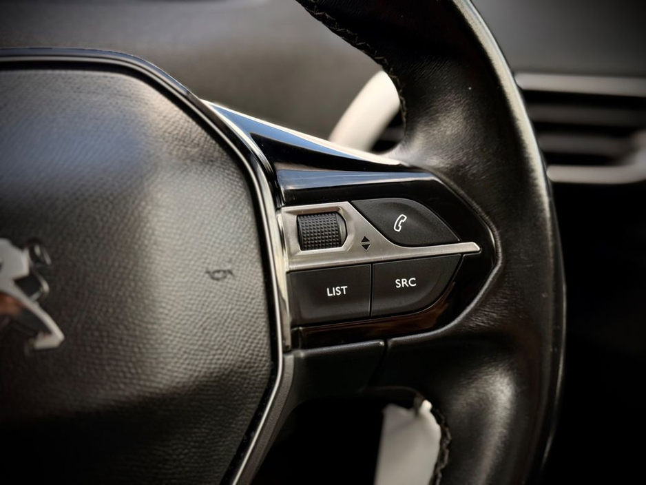 2019 Peugeot 3008 - image 21