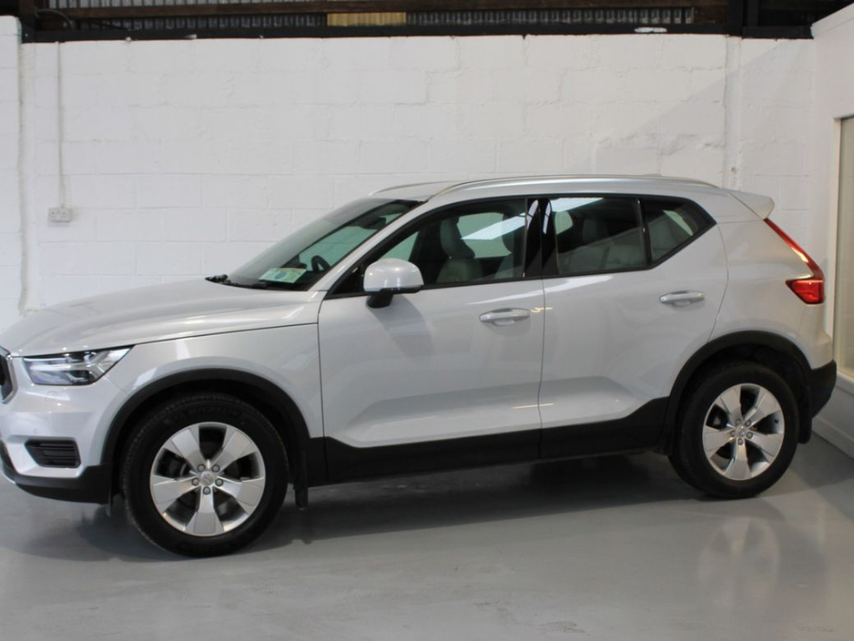 2020 Volvo XC40 - image 4