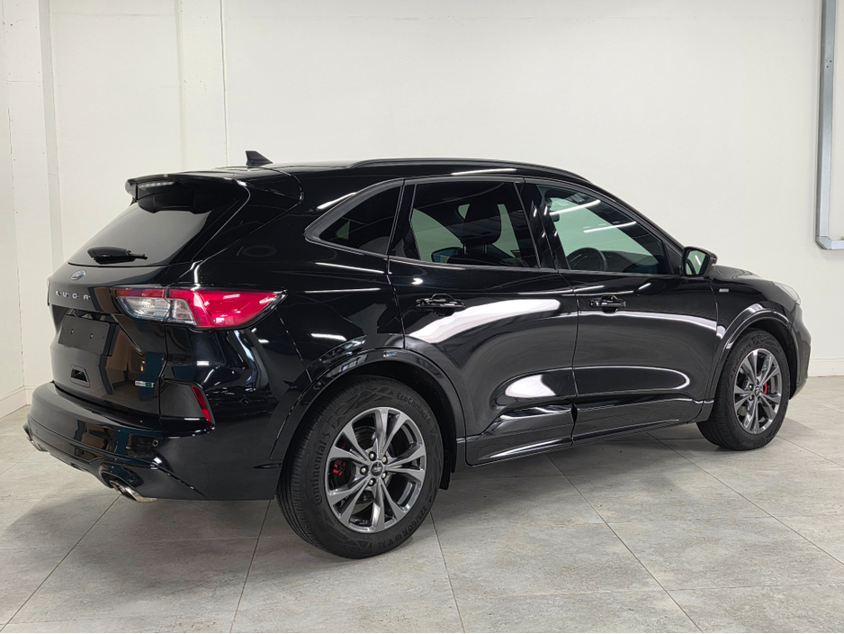 2022 Ford Kuga - image 6