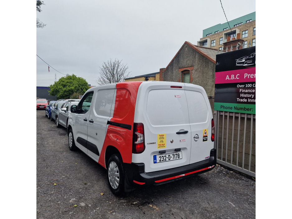 2023 Opel Combo - image 6